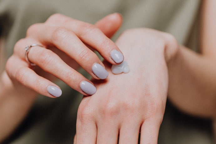 Was ist Retinol und wie hilft es gegen Falten?