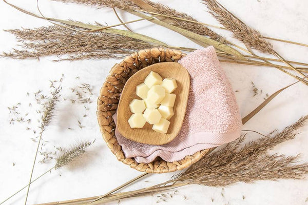 Rezept für feste Handcreme-Bars. Foto: Nicole Bittger
