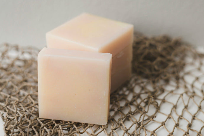 Festes Shampoo und Haarseife im Vergleich