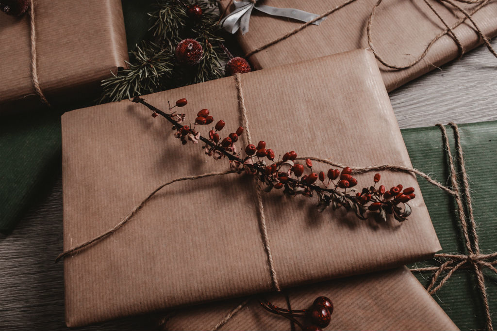Weihnachtsgeschenke nachhaltig verpacken. Foto: Lucie Liz, Pexels