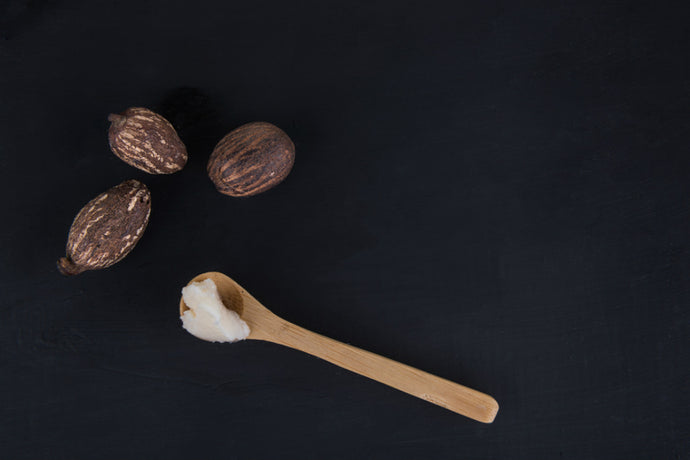 Sheabutter pflegt trockene Haut und Haare
